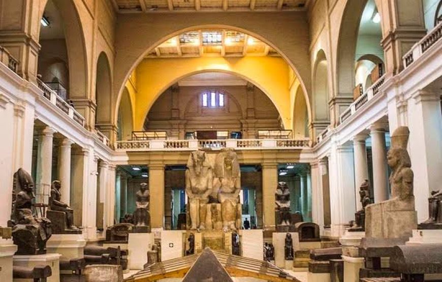 Cairo: Egyptian Museum, Pyramids & Bazaar Tour