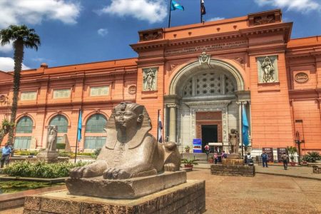 Cairo: Egyptian Museum, Pyramids & Bazaar Tour