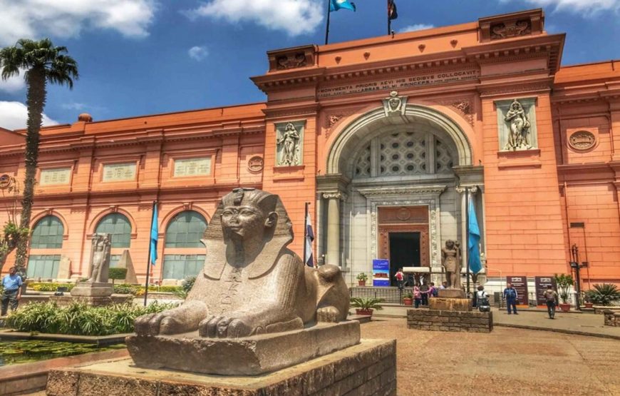 Cairo: Egyptian Museum, Pyramids & Bazaar Tour