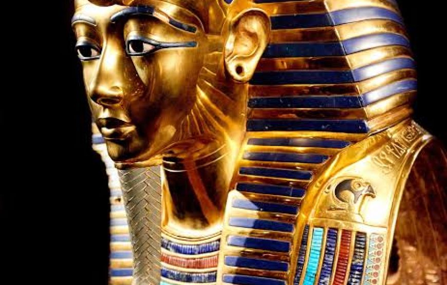 Cairo: Egyptian Museum, Pyramids & Bazaar Tour