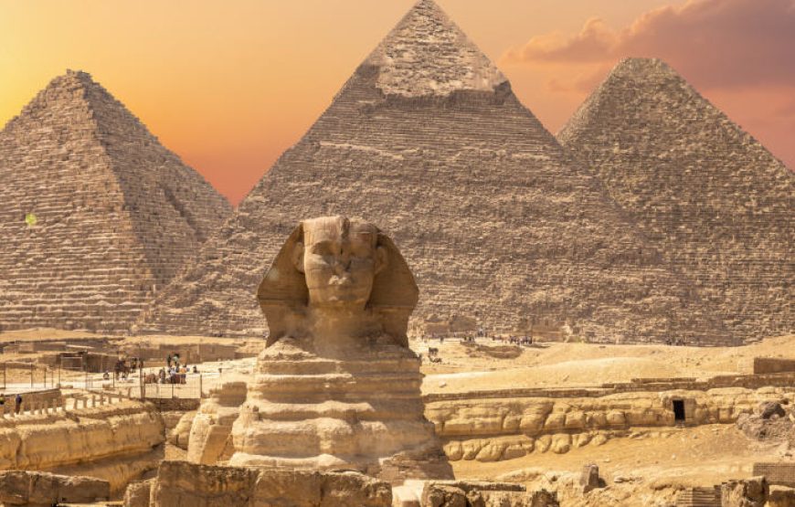 Cairo: Pyramids, Sakkara & Memphis Tour with Lunch