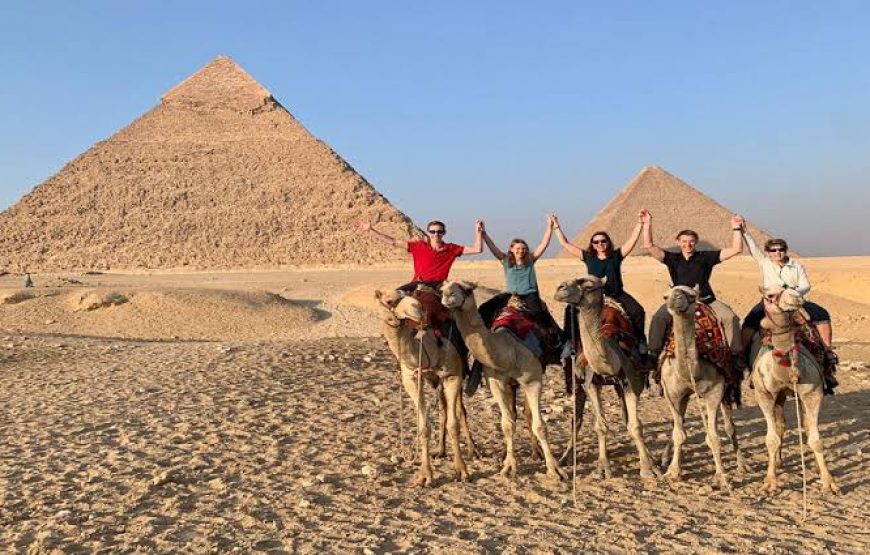 Cairo: Great Pyramids of Giza and Egyptian Museum Tour